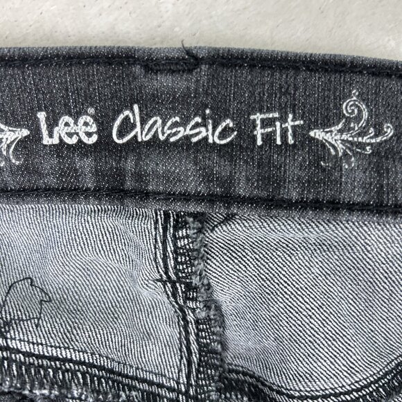 2 Lee Denim Capri Shorts Women’s Size 10 Pants Jeans Classic Relaxed Blue Black - Picture 6 of 14